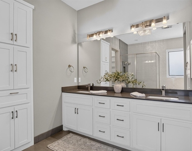 5328 Manett Street - Photo Thumbnail 13