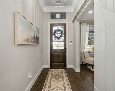 1107 S Sarah Street - Photo Thumbnail 13