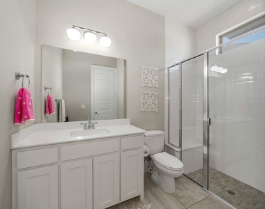 1107 S Sarah Street - Photo Thumbnail 16
