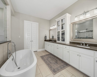 1107 S Sarah Street - Photo Thumbnail 23