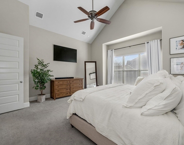 1107 S Sarah Street - Photo Thumbnail 22