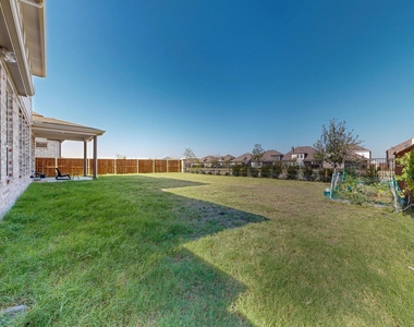 16809 Clover Drive - Photo Thumbnail 26