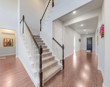 16809 Clover Drive - Photo Thumbnail 4