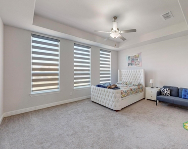 16809 Clover Drive - Photo Thumbnail 11