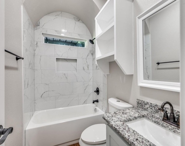 2904 8th Avenue - Photo Thumbnail 9