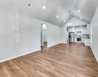 2904 8th Avenue - Photo Thumbnail 4