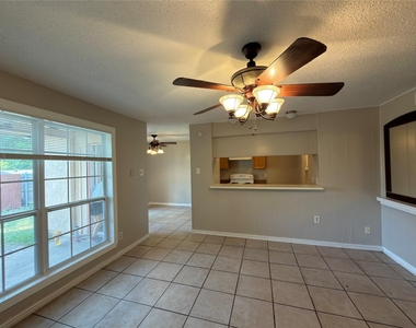 358 Valley Park Drive - Photo Thumbnail 2
