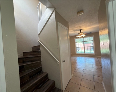 358 Valley Park Drive - Photo Thumbnail 14