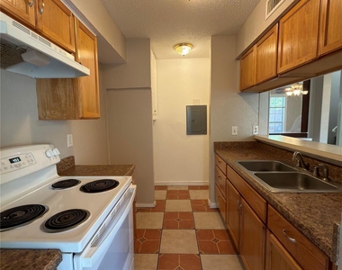 358 Valley Park Drive - Photo Thumbnail 10