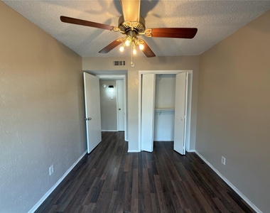 358 Valley Park Drive - Photo Thumbnail 21