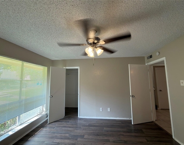 358 Valley Park Drive - Photo Thumbnail 25