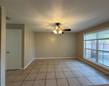 358 Valley Park Drive - Photo Thumbnail 3