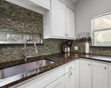 4319 Cabell Drive - Photo Thumbnail 9