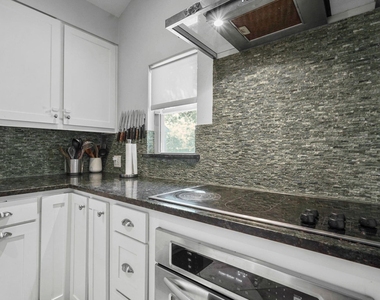 4319 Cabell Drive - Photo Thumbnail 7