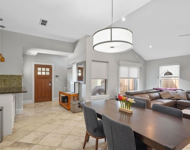 4319 Cabell Drive - Photo Thumbnail 4