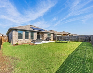 1017 Waverly Drive - Photo Thumbnail 25