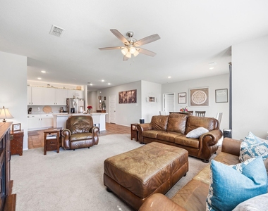 1017 Waverly Drive - Photo Thumbnail 9