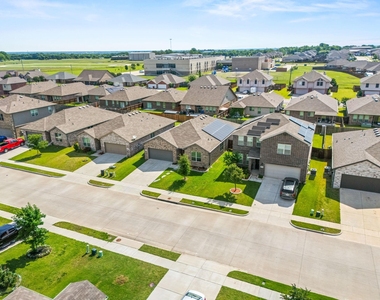 1017 Waverly Drive - Photo Thumbnail 26