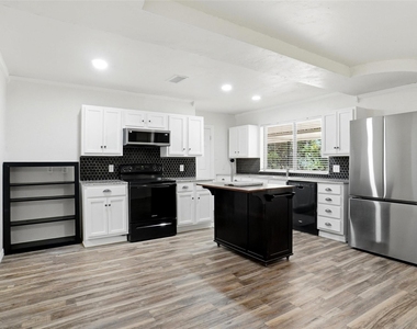 129 Mountain View Drive - Photo Thumbnail 4