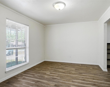 129 Mountain View Drive - Photo Thumbnail 3
