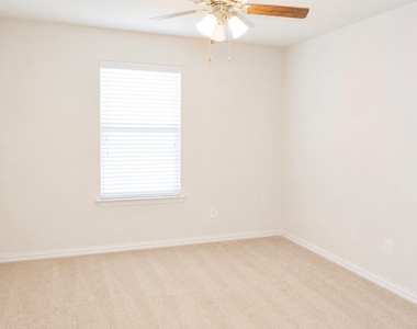 2918 Durango Place - Photo Thumbnail 12