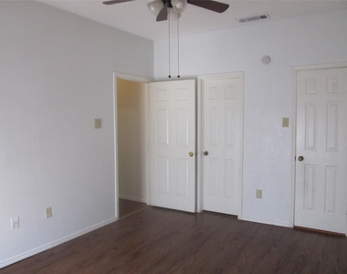 9600 Royal Lane - Photo Thumbnail 21