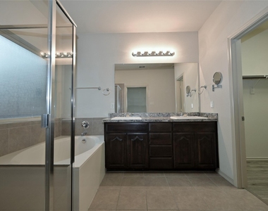 5921 Comanche Peak Drive - Photo Thumbnail 19