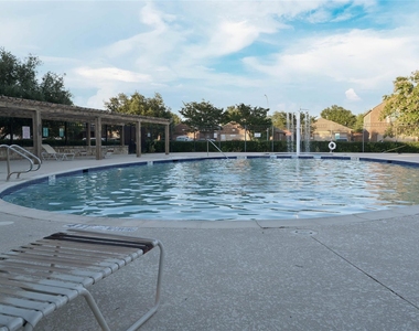 5921 Comanche Peak Drive - Photo Thumbnail 38