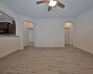 5921 Comanche Peak Drive - Photo Thumbnail 11