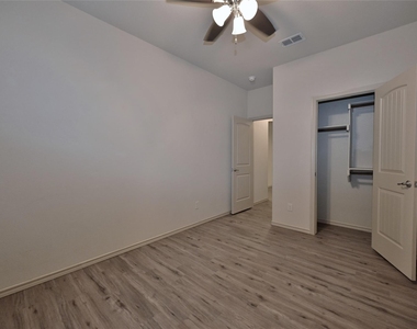 5921 Comanche Peak Drive - Photo Thumbnail 23
