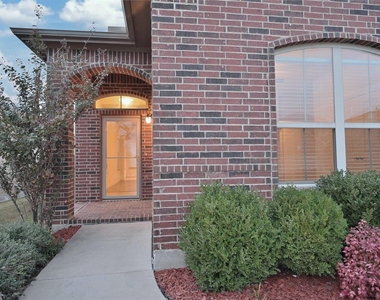 5921 Comanche Peak Drive - Photo Thumbnail 2