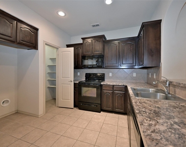 5921 Comanche Peak Drive - Photo Thumbnail 7