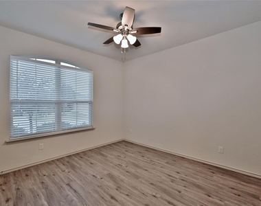 5921 Comanche Peak Drive - Photo Thumbnail 26