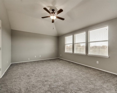 206 Spruce Trail - Photo Thumbnail 10