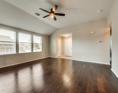 206 Spruce Trail - Photo Thumbnail 3
