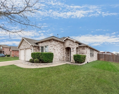 206 Spruce Trail - Photo Thumbnail 1