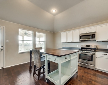 206 Spruce Trail - Photo Thumbnail 6
