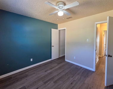 4915 S Prairieview Court - Photo Thumbnail 23