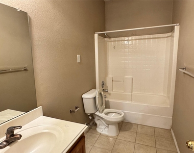 4001 Hawkins Drive - Photo Thumbnail 16