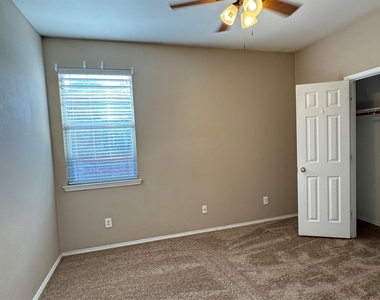 4001 Hawkins Drive - Photo Thumbnail 17