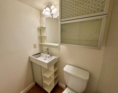 715 W Hickory - Photo Thumbnail 9
