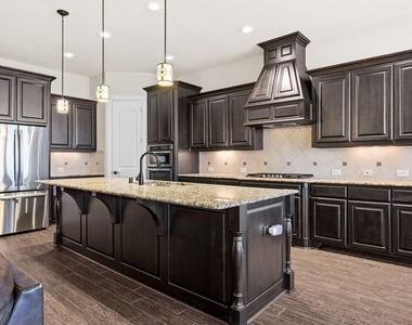 956 Byron Street - Photo Thumbnail 3