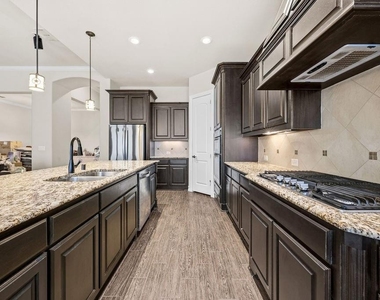 956 Byron Street - Photo Thumbnail 4