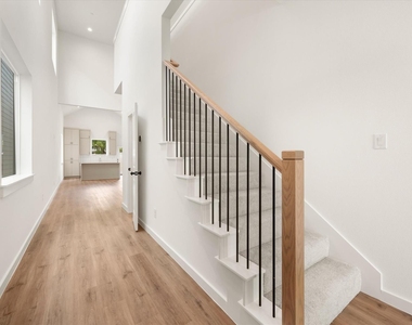 312 Tillery Circle - Photo Thumbnail 3