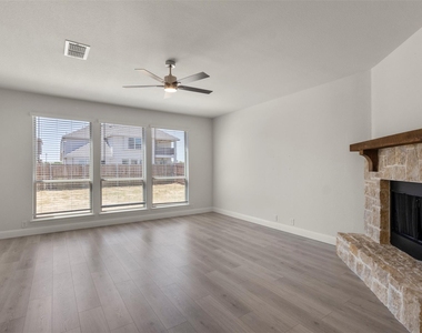 3905 Holly Springs Lane - Photo Thumbnail 3