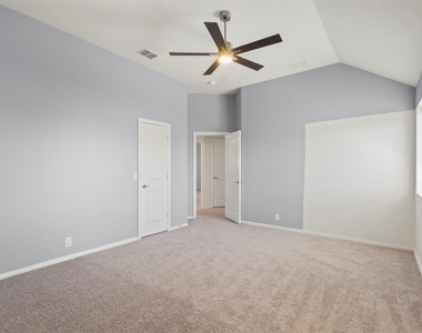3905 Holly Springs Lane - Photo Thumbnail 31