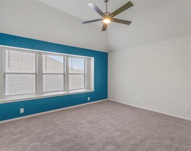 3905 Holly Springs Lane - Photo Thumbnail 26