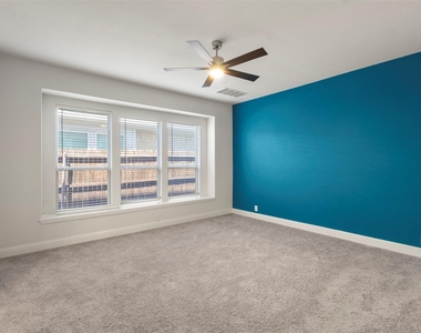 3905 Holly Springs Lane - Photo Thumbnail 10