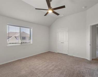 3905 Holly Springs Lane - Photo Thumbnail 35