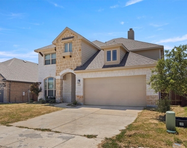 3905 Holly Springs Lane - Photo Thumbnail 1